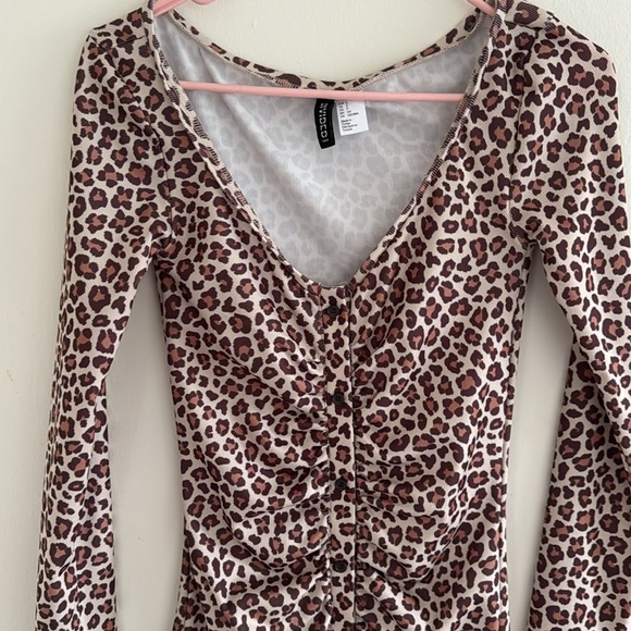 H&M leopard button-front mini dress - Picture 3 of 4